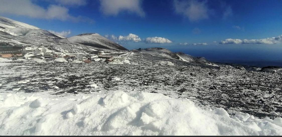 Etna Holiday Zafferana Etnea Esterno foto